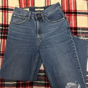 Levi’s 80s Distressed Mom Jeans